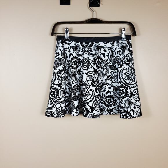 Forever 21 Black Velvet Print Mini Skirt with Faux Leather SIze S - Picture 1 of 10